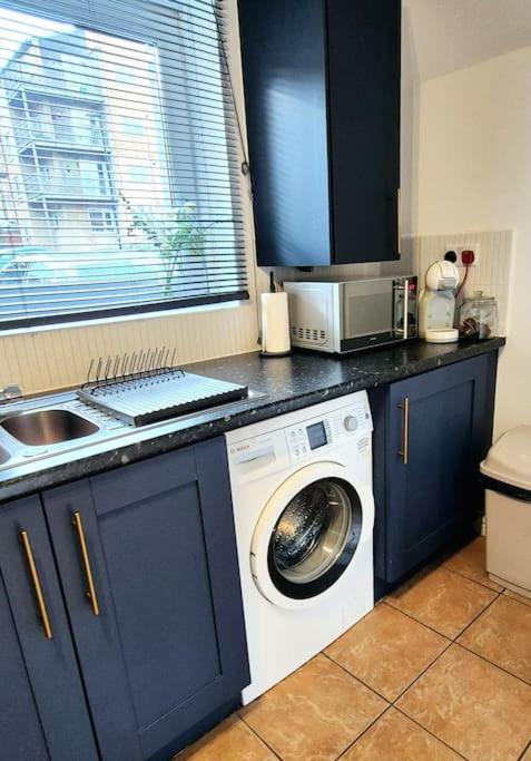 Home From Home 3 Bed,2 Bath House With Garden&Parking Near Centre&Tram Stop Sheffield Exterior foto