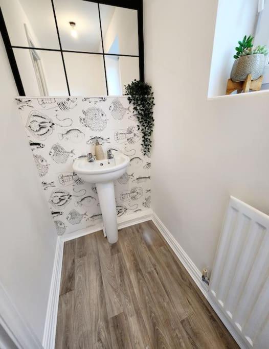Home From Home 3 Bed,2 Bath House With Garden&Parking Near Centre&Tram Stop Sheffield Exterior foto