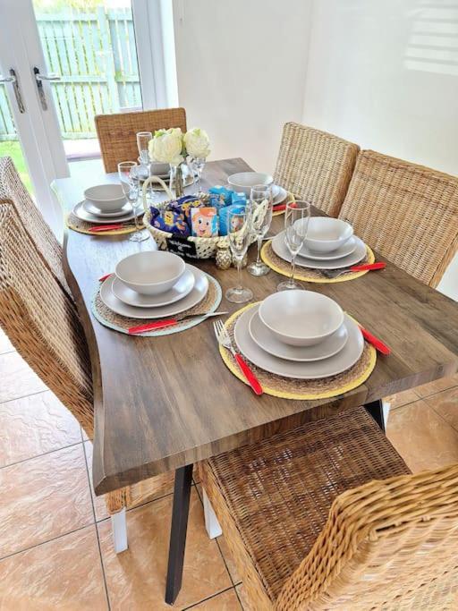 Home From Home 3 Bed,2 Bath House With Garden&Parking Near Centre&Tram Stop Sheffield Exterior foto